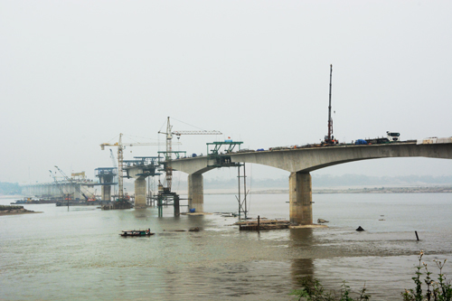 Hai cầu lớn vượt sông Hồng sắp hoàn thành