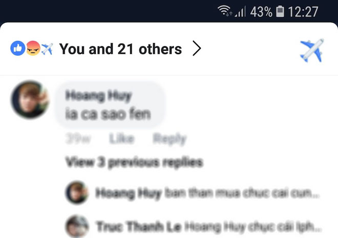 bi an chiec may bay an trong nut like cua facebook