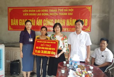 LĐLĐ huyện Thanh Oai: Bàn giao mái ấm công đoàn năm 2018