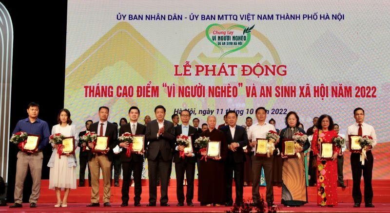 Doanh nhân trẻ Đỗ Vinh Quang được vinh danh trong công tác an sinh xã hội của Thủ đô