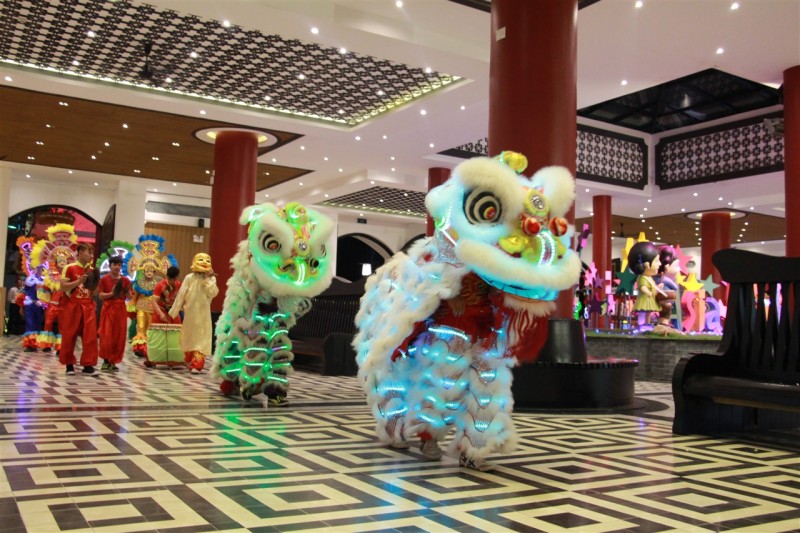 Cận cảnh lễ hội đèn lồng lớn nhất Miền Trung tại Asia Park