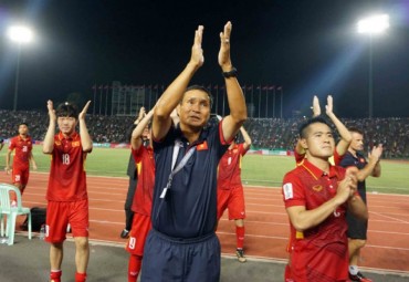 Dấu ấn của HLV Mai Đức Chung trong chiến thắng của đội tuyển Việt Nam