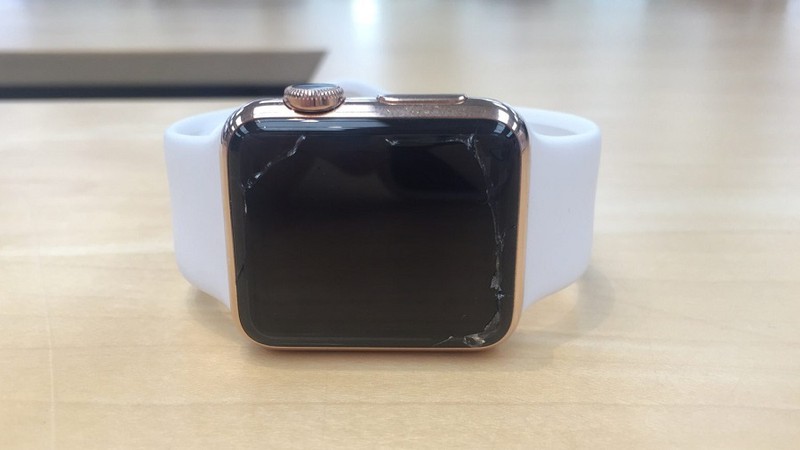 Apple Watch nứt màn hình sẽ được thay thế miễn phí