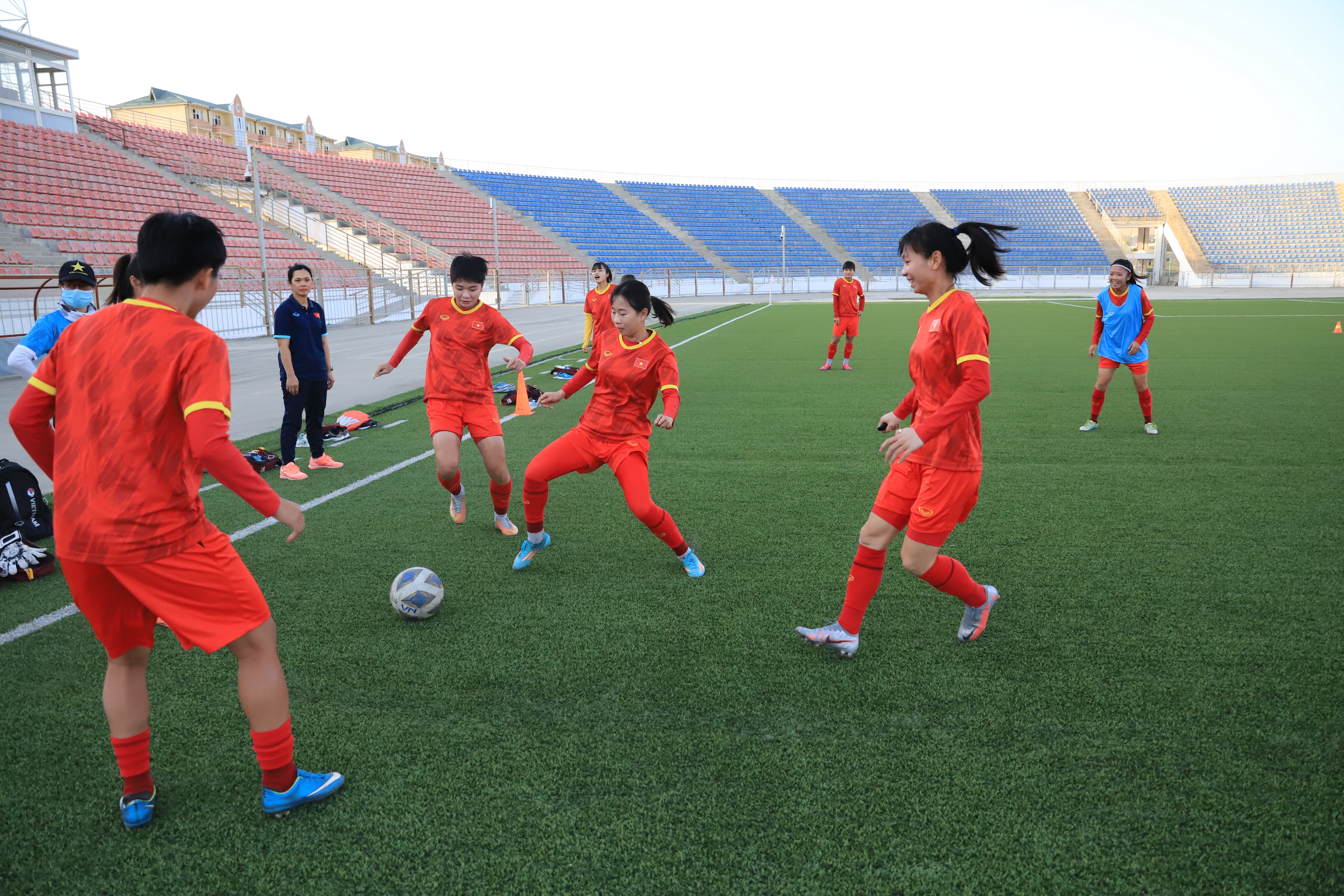 Tuyển bóng đá nữ Việt Nam cần hòa Tajikistan để khởi đầu cho giấc mơ World Cup