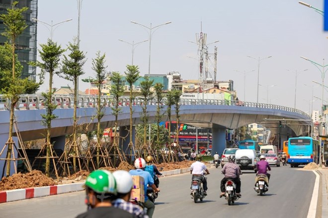 Hà Nội: Phân luồng giao thông nút giao cầu vượt An Dương - Thanh Niên
