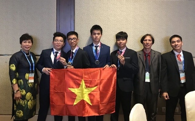 Đoàn Việt Nam giành HCV kỳ thi Olympic Thiên văn học và Vật lý thiên văn