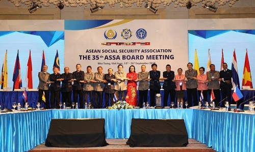 Khen thưởng các tập thể, cá nhân có thành tích trong tổ chức Hội nghị ASSA 35