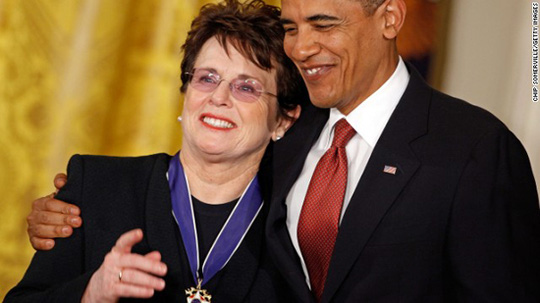   Bà Jean King và Tổng Thống Mỹ Obama  