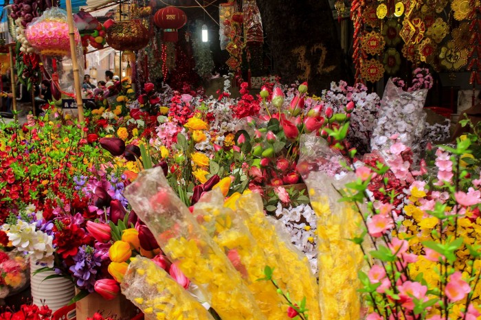 Chợ hoa Tết rực rỡ sắc Xuân