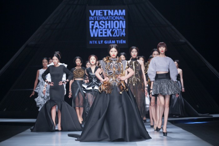 Thêm cơ hội cho mẫu Việt sải bước trên sàn diễn quốc tế
