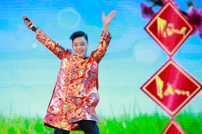 Á Quân “Giọng hát Việt nhí” 2015 khuấy động hàng nghìn khán giả nhí
