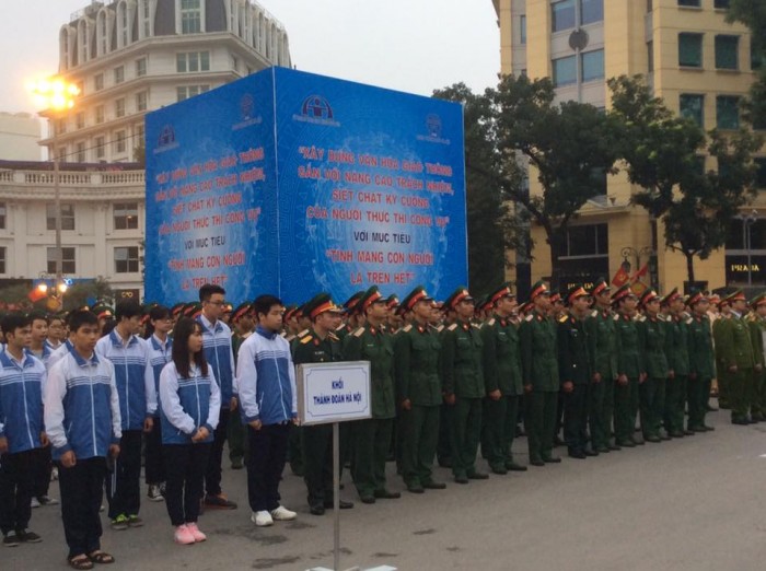 Hà Nội ra quân hưởng ứng Năm an toàn giao thông Quốc gia 2016