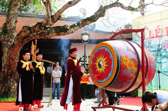 Hàng vạn du khách về dự khai hội Tây Thiên 2015
