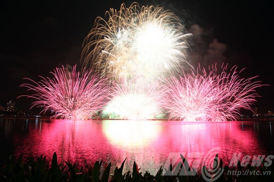 Khai mạc cuộc thi trình diễn pháo hoa Quốc tế-Đà Nẵng 2015 Khai mạc cuộc thi trình diễn pháo hoa Quốc tế-Đà Nẵng 2015