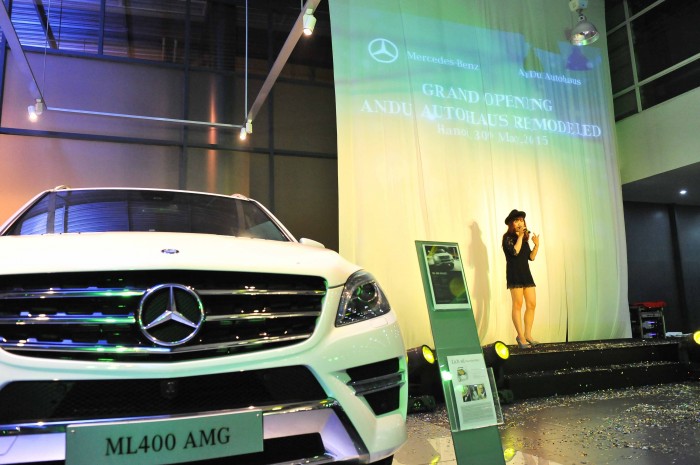 Mercedes- Benz Autohaus với hệ thống nhận diện thương hiệu mới