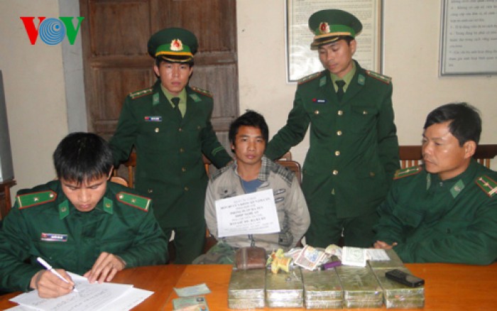 Quảng Ninh: Bắt vụ vận chuyển 20 bánh heroin