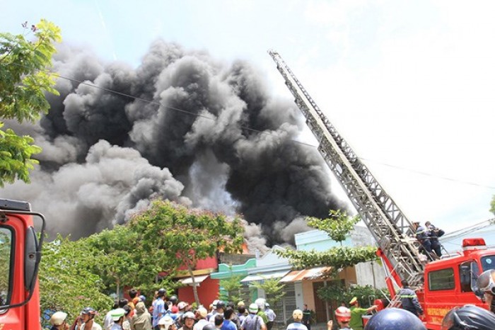 Cháy nổ kinh hoàng kho sơn Đà Nẵng: Thiệt hại 10 tỷ