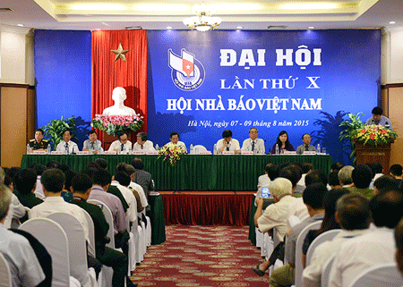 Đồng chí Thuận Hữu tái đắc cử chức Chủ tịch Hội Nhà báo Việt Nam