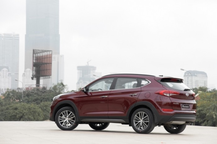 Hyundai Tucson 2016 giá trên 900 triệu đồng!