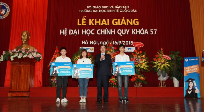 Bảo Việt đồng hành chương trình: “Niềm tin thắp sáng tương lai”
