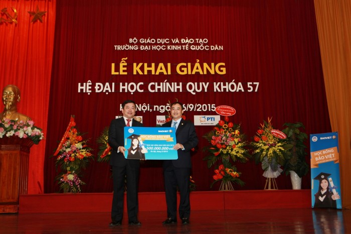 Bảo Việt đồng hành chương trình: “Niềm tin thắp sáng tương lai”