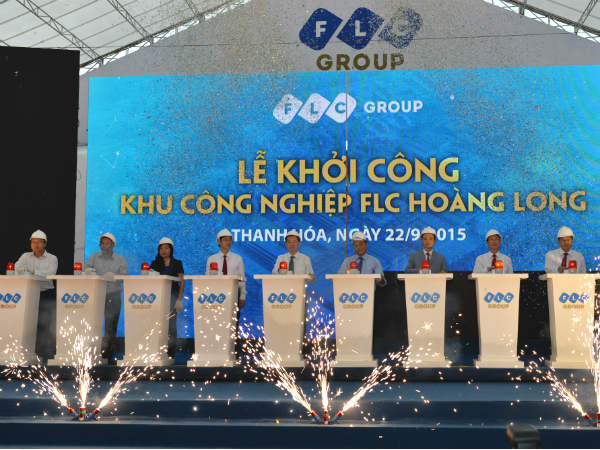 Phó Thủ tướng Nguyễn Xuân Phúc cùng lãnh đạo tỉnh Thanh Hóa ấn nút khởi công Dự án  KCN FLC Hoàng Long