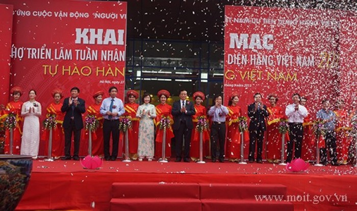 Khai mạc triển lãm Tuần nhận diện hàng Việt 2015