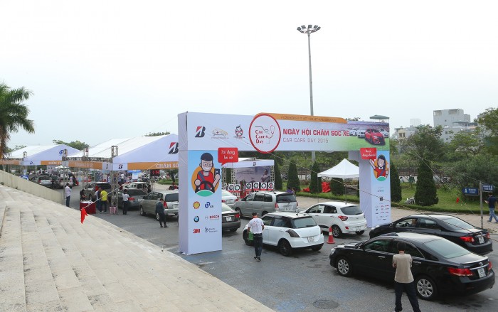 400 xe ô tô, 800 khách hàng hào hứng tham gia Car Care Day 2015