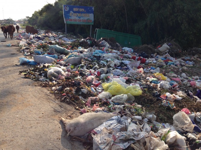 Dân kêu "cứu" vì xây bãi rác trong khu dân cư