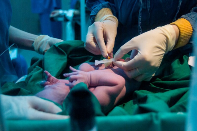 Bộ Y tế: Làm rõ trường hợp trẻ sơ sinh bị gãy xương đùi sau mổ đẻ
