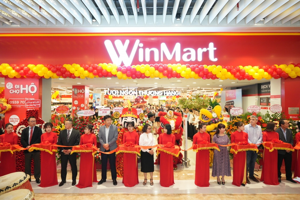 WinMart Smart City thu hút khách hàng trong ngày đầu khai trương