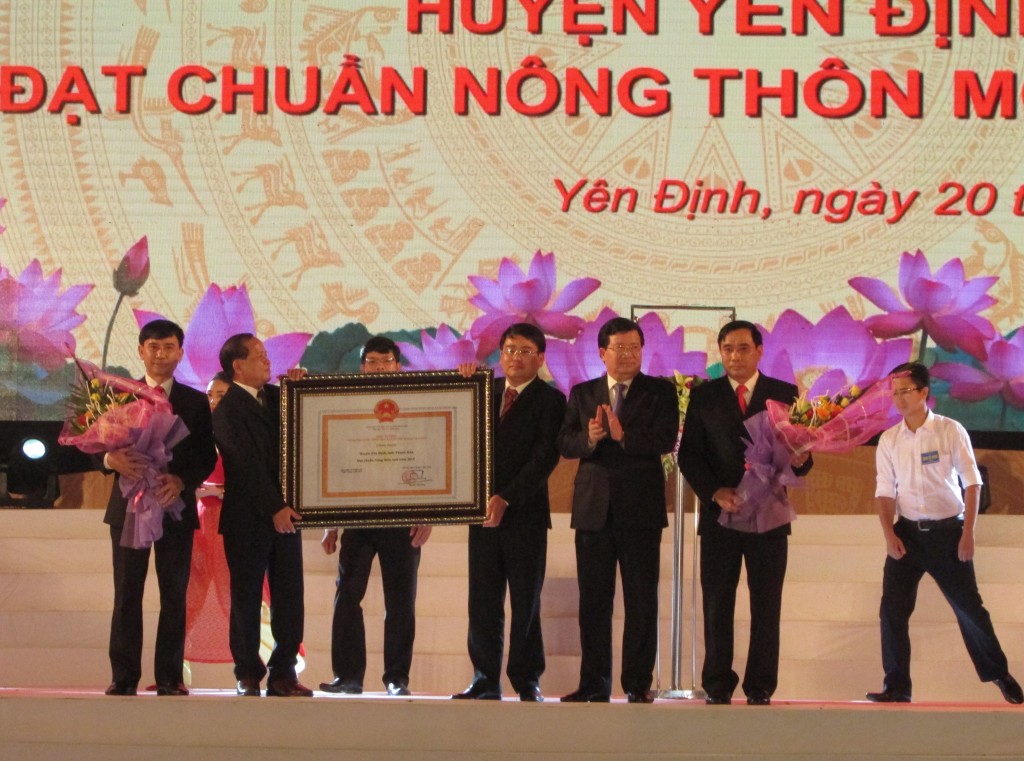 Yên Định ( Thanh Hóa) đón nhận danh hiệu đạt chuẩn nông thôn mới