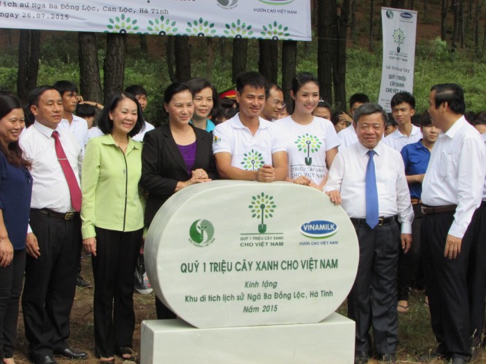 Trồng hơn 5.600 cây xanh tại Ngã ba Đồng Lộc