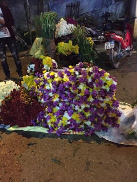 Không khí chợ hoa đêm 29 Tết tại Thành phố Nam Định