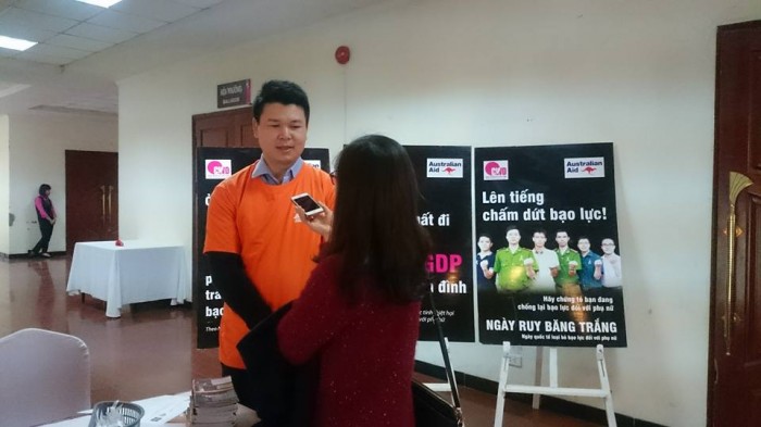 Giao trách nhiệm cho nam giới đẩy lùi bạo lực gia đình