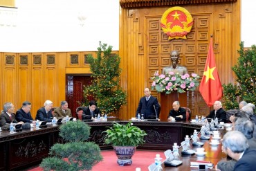Thủ tướng gặp mặt Ban liên lạc cựu chuyên gia Việt Nam