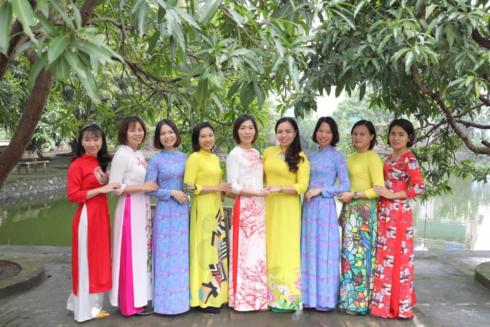 Nữ công nhân viên chức lao động huyện Phú Xuyên tích cực hưởng ứng “Tuần lễ áo dài”