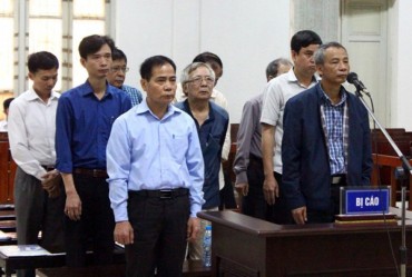 Xét xử nhóm bị cáo trong vụ vỡ đường ống nước Sông Đà
