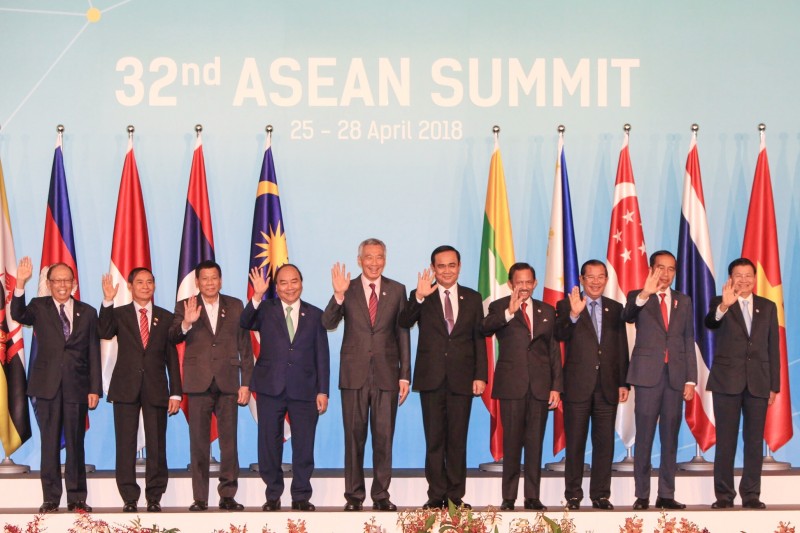 Thủ tướng kết thúc chuyến thăm chính thức Singapore và dự Hội nghị Cấp cao ASEAN
