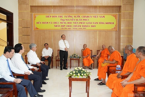 Thủ tướng thăm Học viện Phật giáo Nam tông Khmer