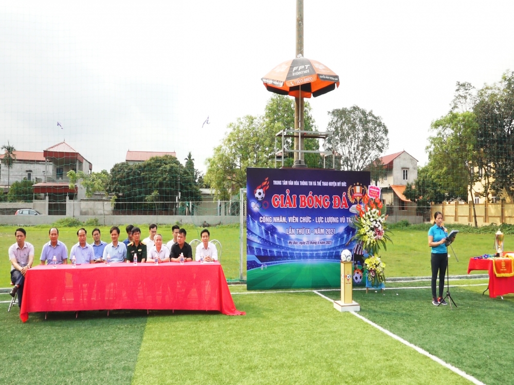 Hơn 100 vận động viên tham gia giải bóng đá công nhân viên chức, lao động huyện Mỹ Đức