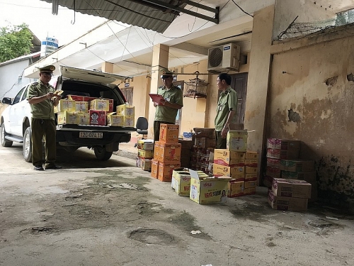 Lạng Sơn: Phát hiện, thu giữ hàng trăm kg thực phẩm không rõ nguồn gốc