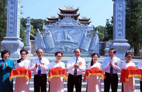 Thủ tướng dự lễ khánh thành Đền Chung Sơn, Nam Đàn, Nghệ An