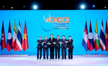 Thủ tướng kết thúc tốt đẹp chuyến tham dự Hội nghị Cấp cao ACMES lần thứ 8