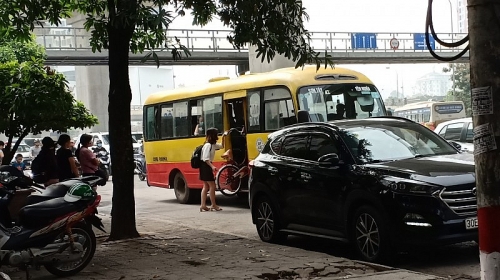 Hà Nội: Xe buýt "nhái" ngang nhiên lộng hành