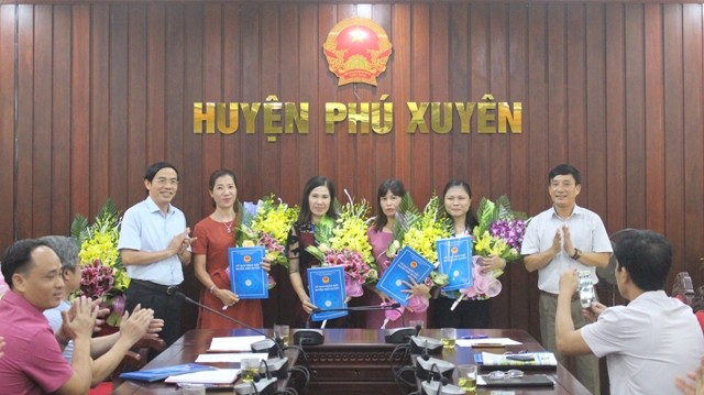 Huyện Phú Xuyên bổ nhiệm cán bộ lãnh đạo quản lý ngành giáo dục