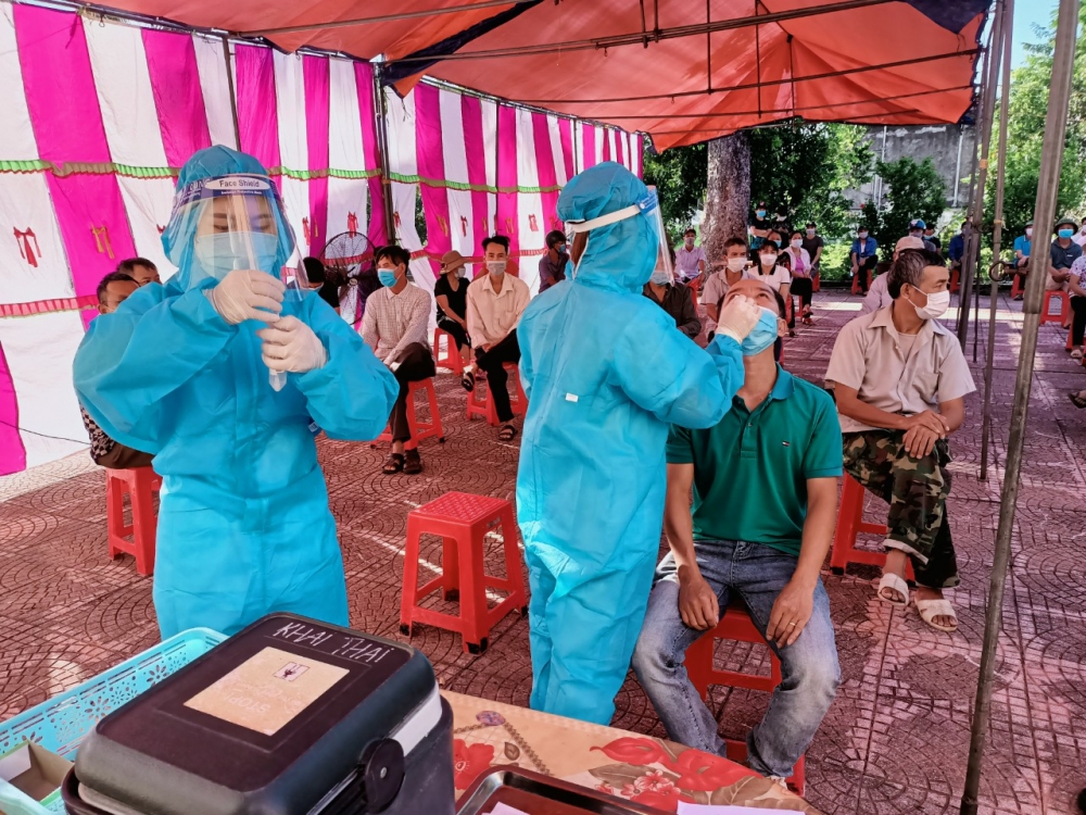 Huyện Phú Xuyên phấn đấu đến 15/9, 100% người trên 18 tuổi được tiêm vắc xin