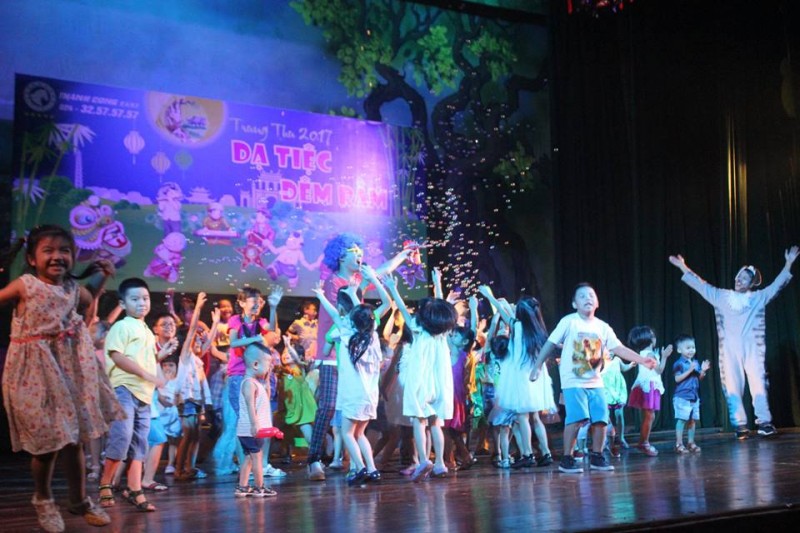 ron rang dem hoi da tiec trung thu