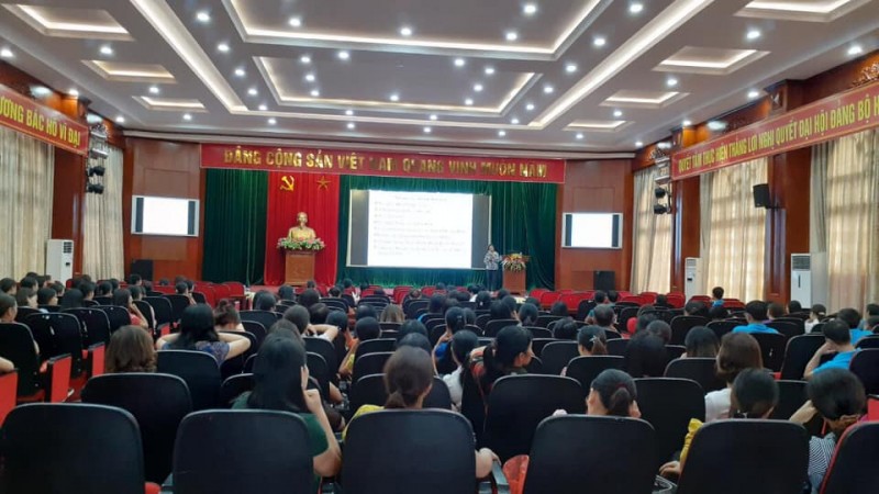 Chính quyền phường Phương Mai lắng nghe ý kiến của nhân dân