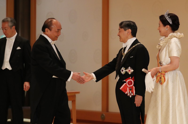 Thủ tướng kết thúc tốt đẹp chuyến tham dự lễ đăng quang của Nhà vua Nhật Bản